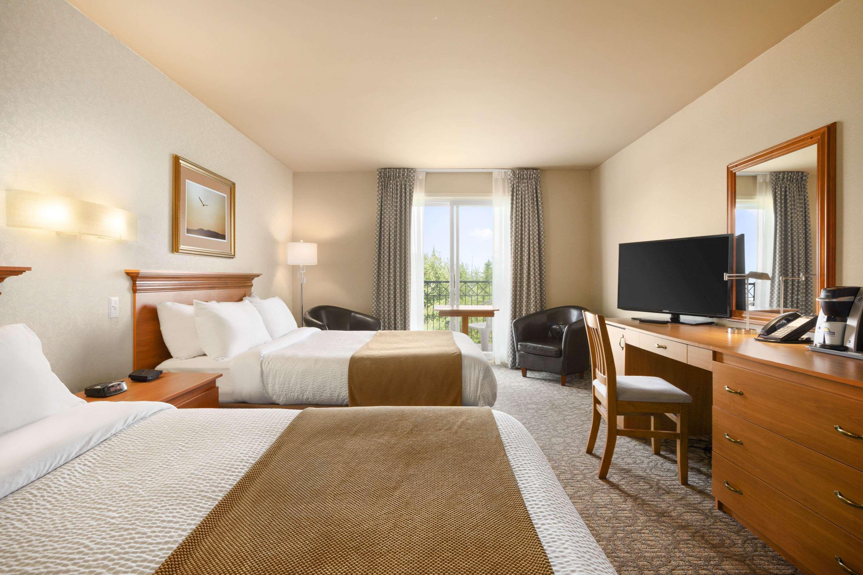 Days Inn By Wyndham Rivière-du-Loup Buitenkant foto