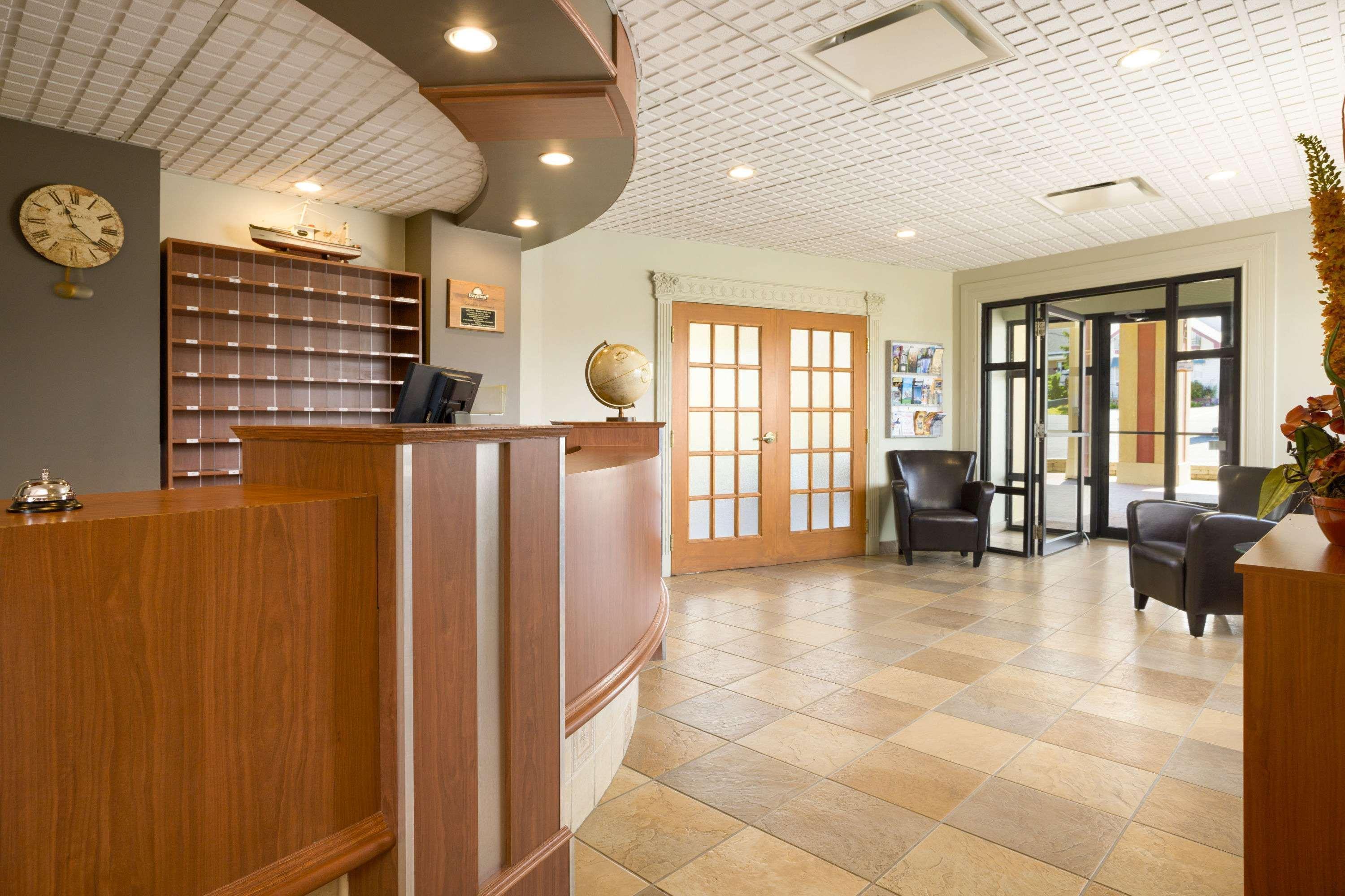 Days Inn By Wyndham Rivière-du-Loup Buitenkant foto