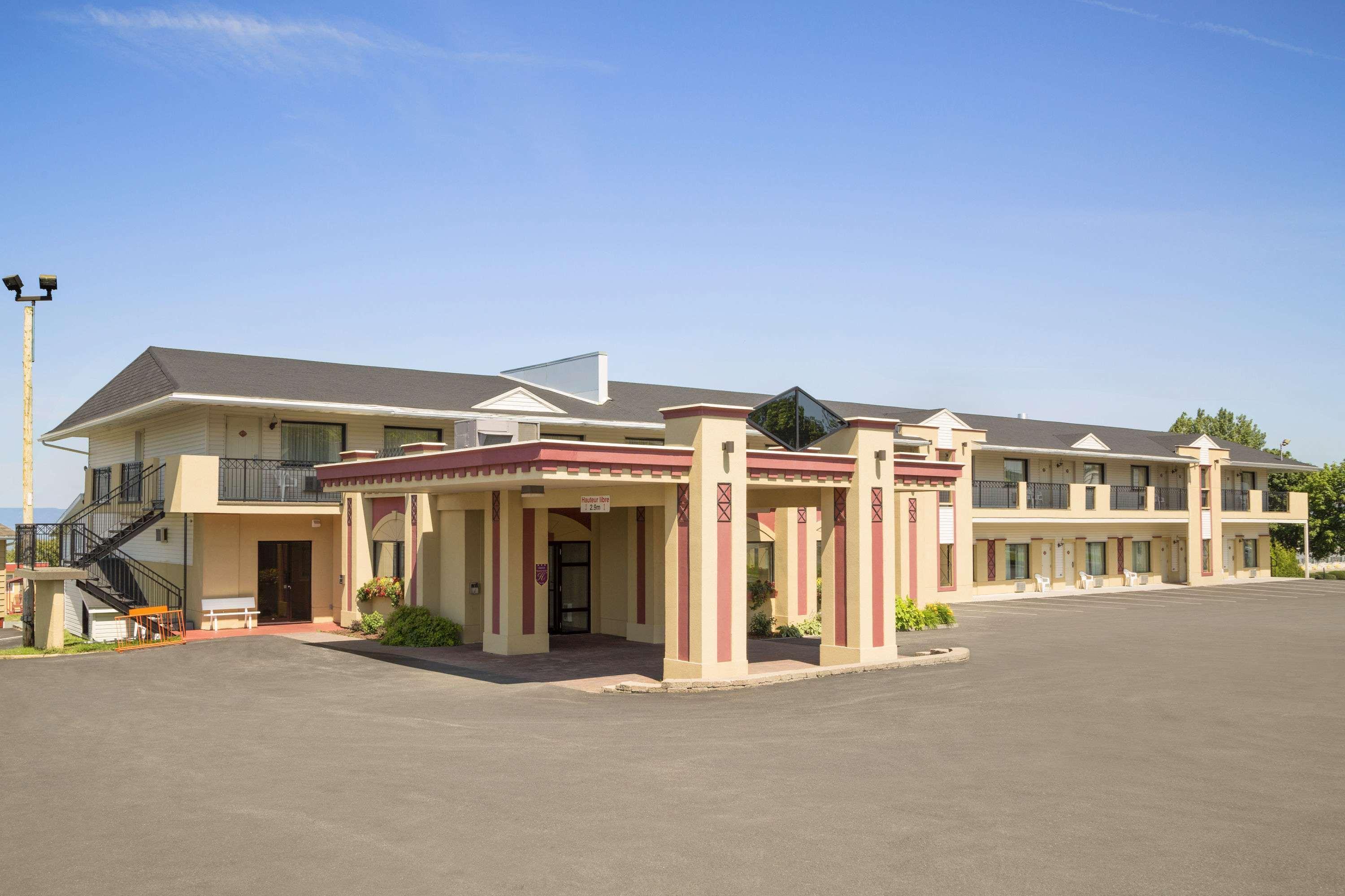 Days Inn By Wyndham Rivière-du-Loup Buitenkant foto