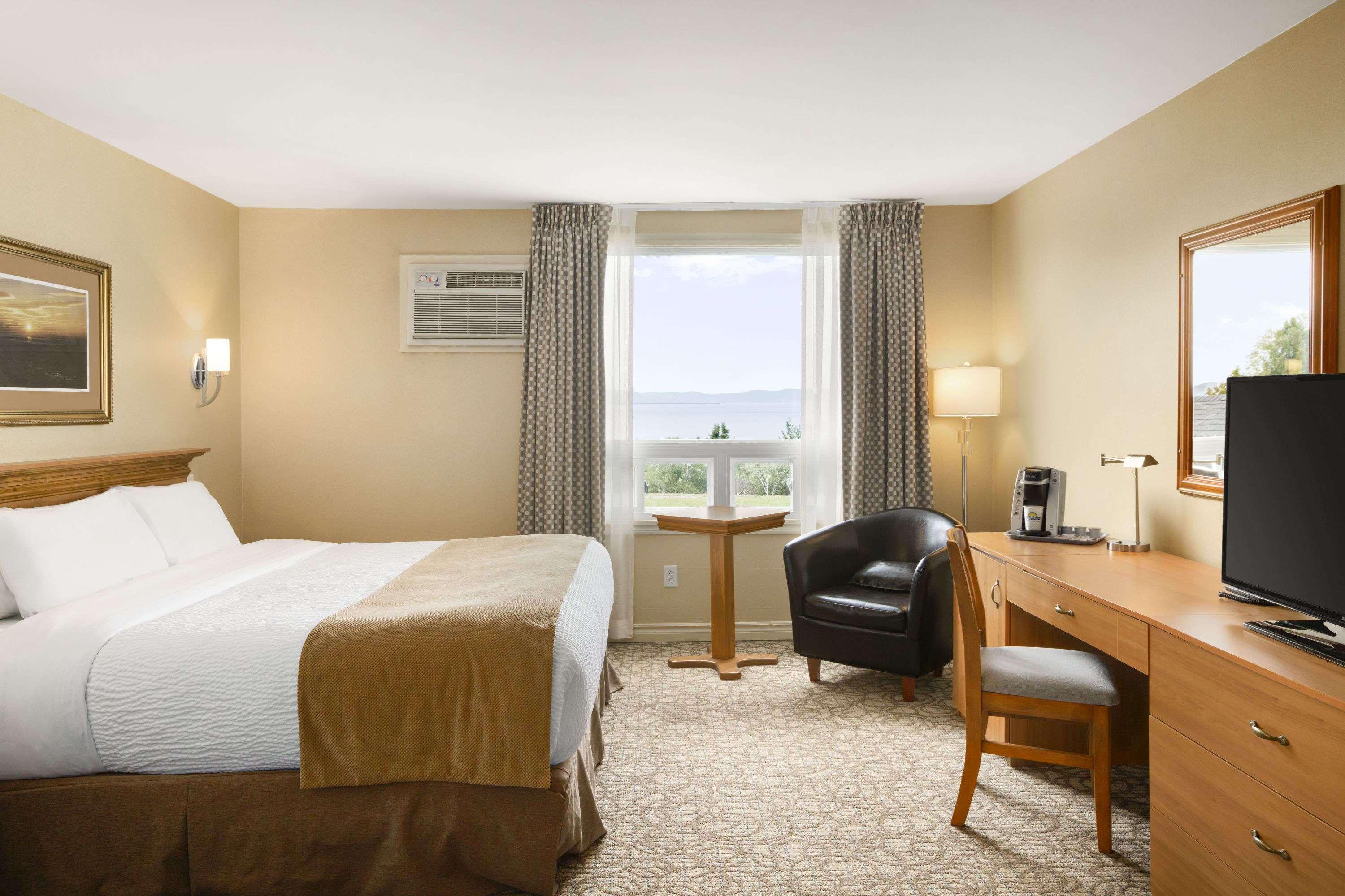 Days Inn By Wyndham Rivière-du-Loup Buitenkant foto