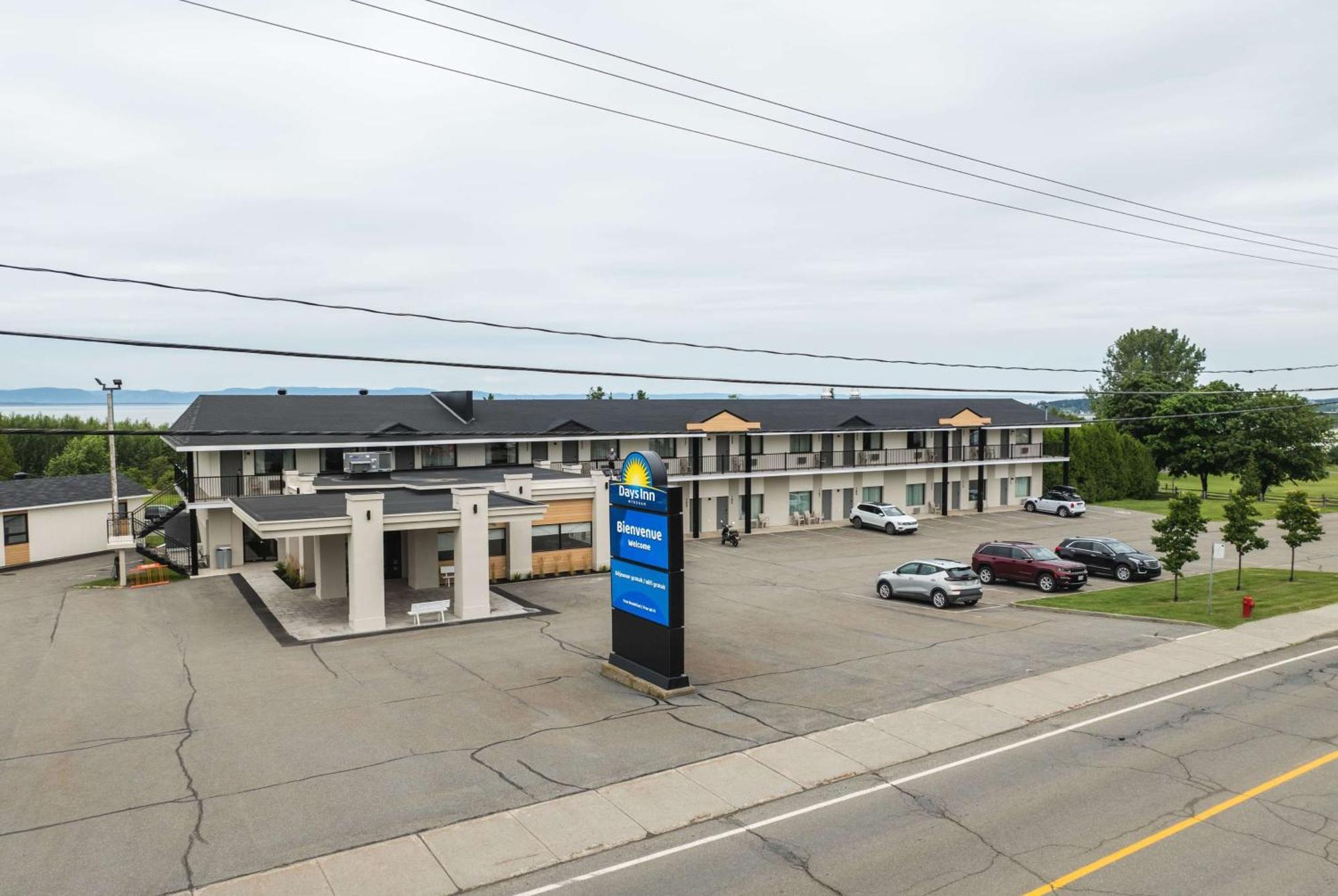 Days Inn By Wyndham Rivière-du-Loup Buitenkant foto