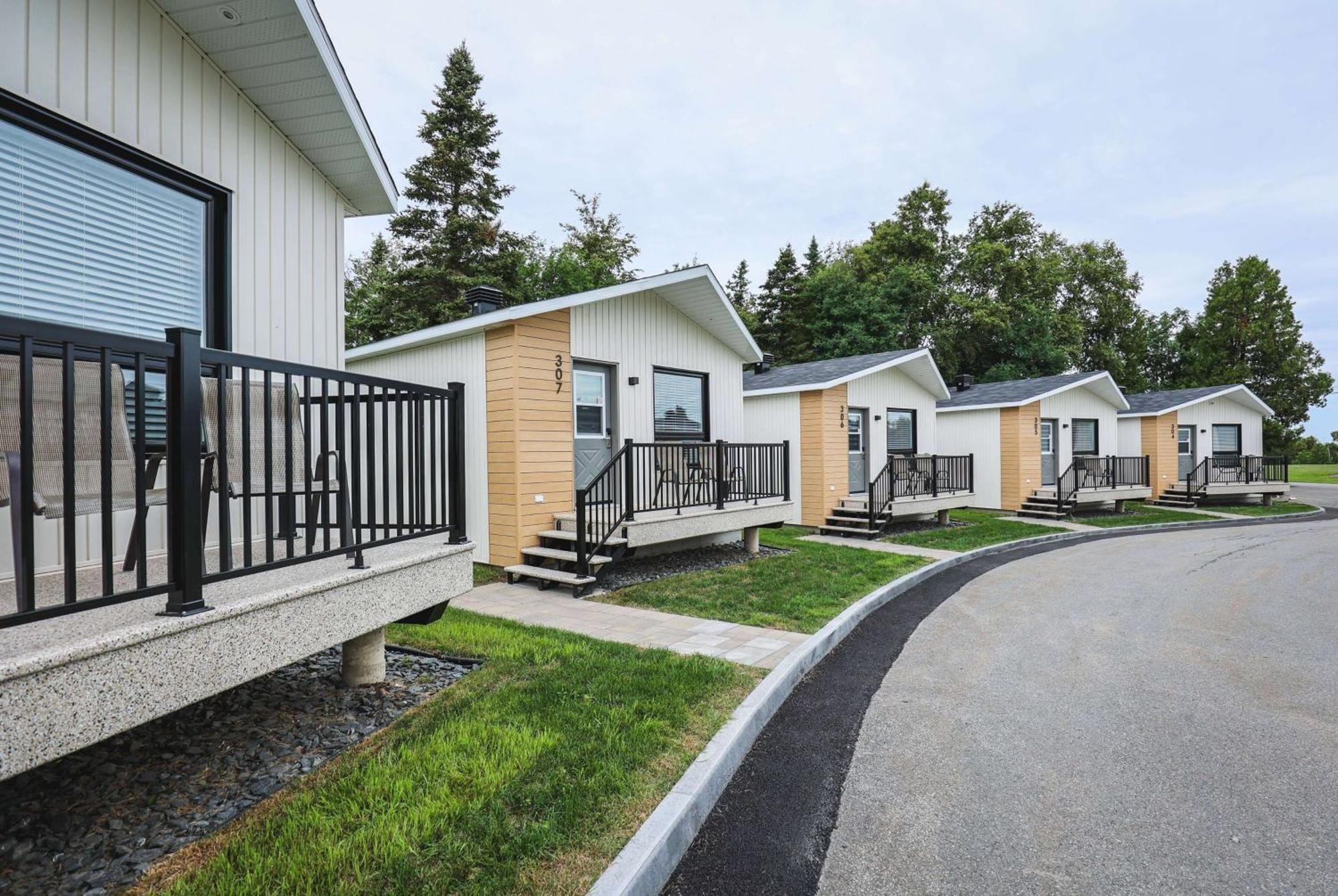 Days Inn By Wyndham Rivière-du-Loup Buitenkant foto